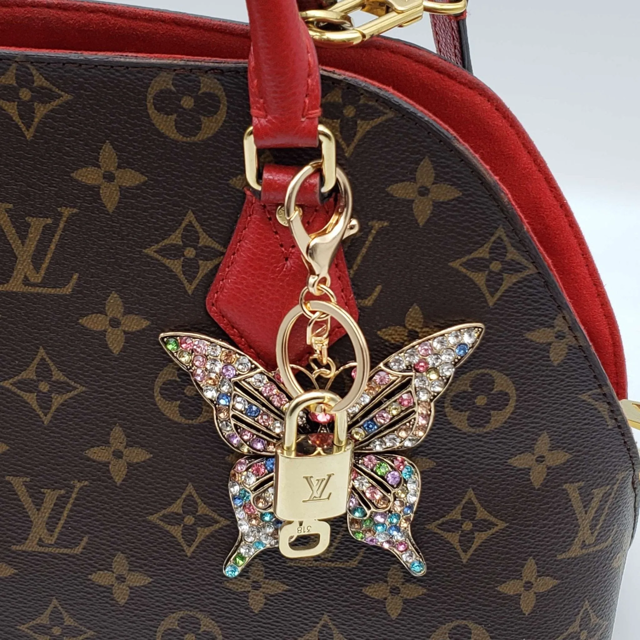 100%  Louis Vuitton Lock and Key with Unbranded Keychain, Keycharm, Bagcharm
