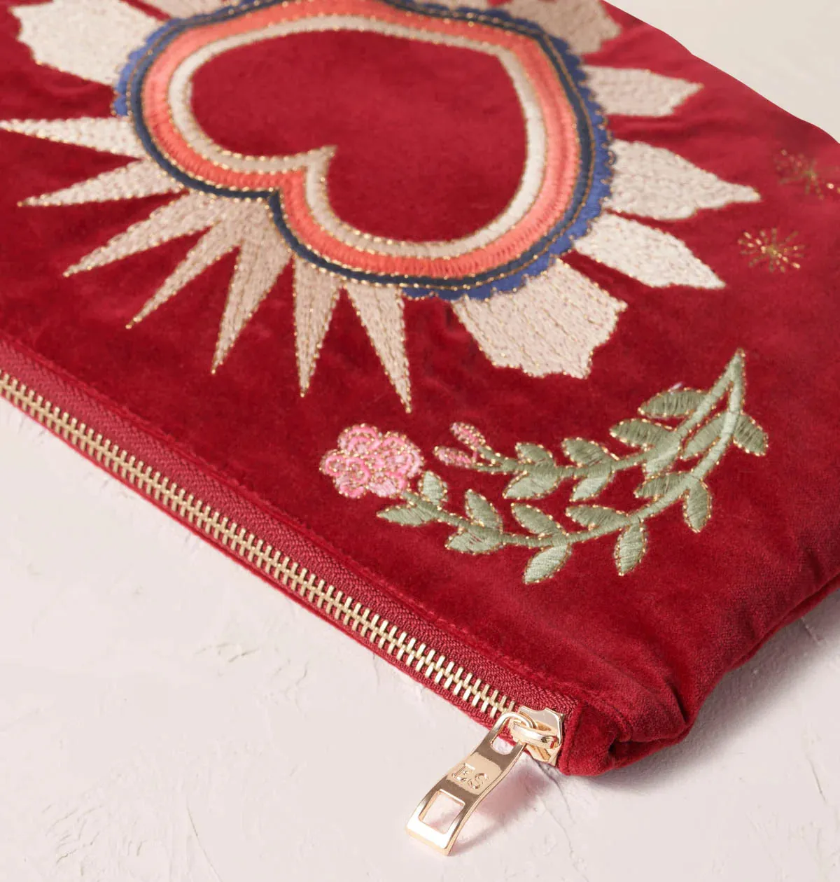 Elizabeth Scarlett Enchanted Heart Everyday Pouch