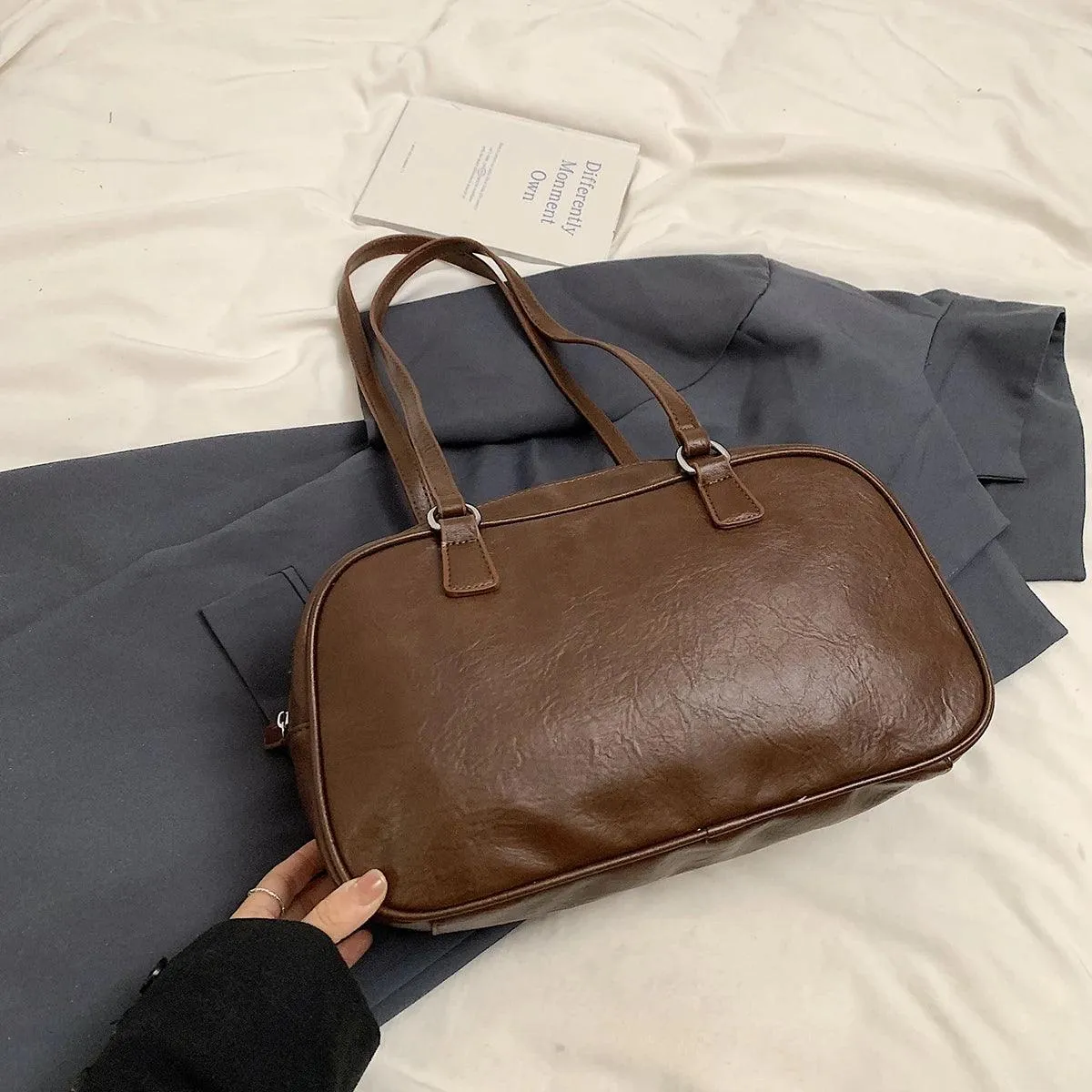 Large Shoulder Bags Zipper Women Leather Retro Flap Outer Pockets Soft Handbags