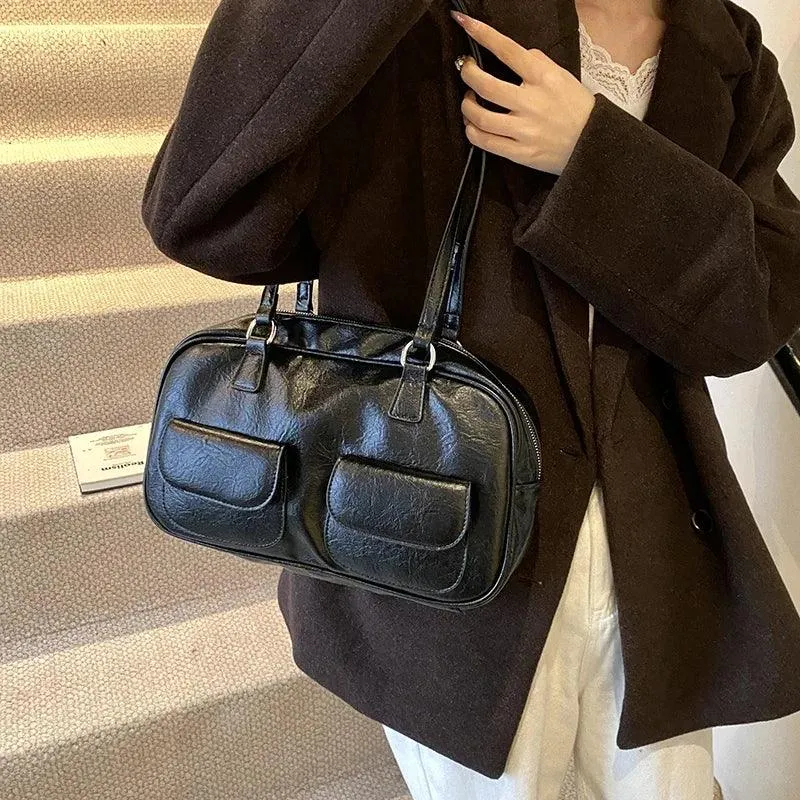 Large Shoulder Bags Zipper Women Leather Retro Flap Outer Pockets Soft Handbags