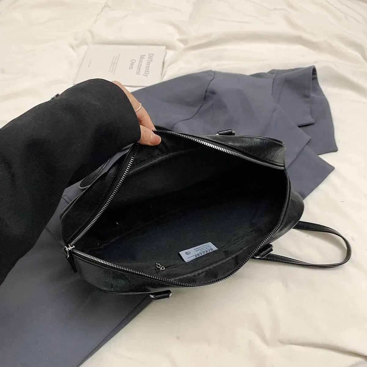 Large Shoulder Bags Zipper Women Leather Retro Flap Outer Pockets Soft Handbags