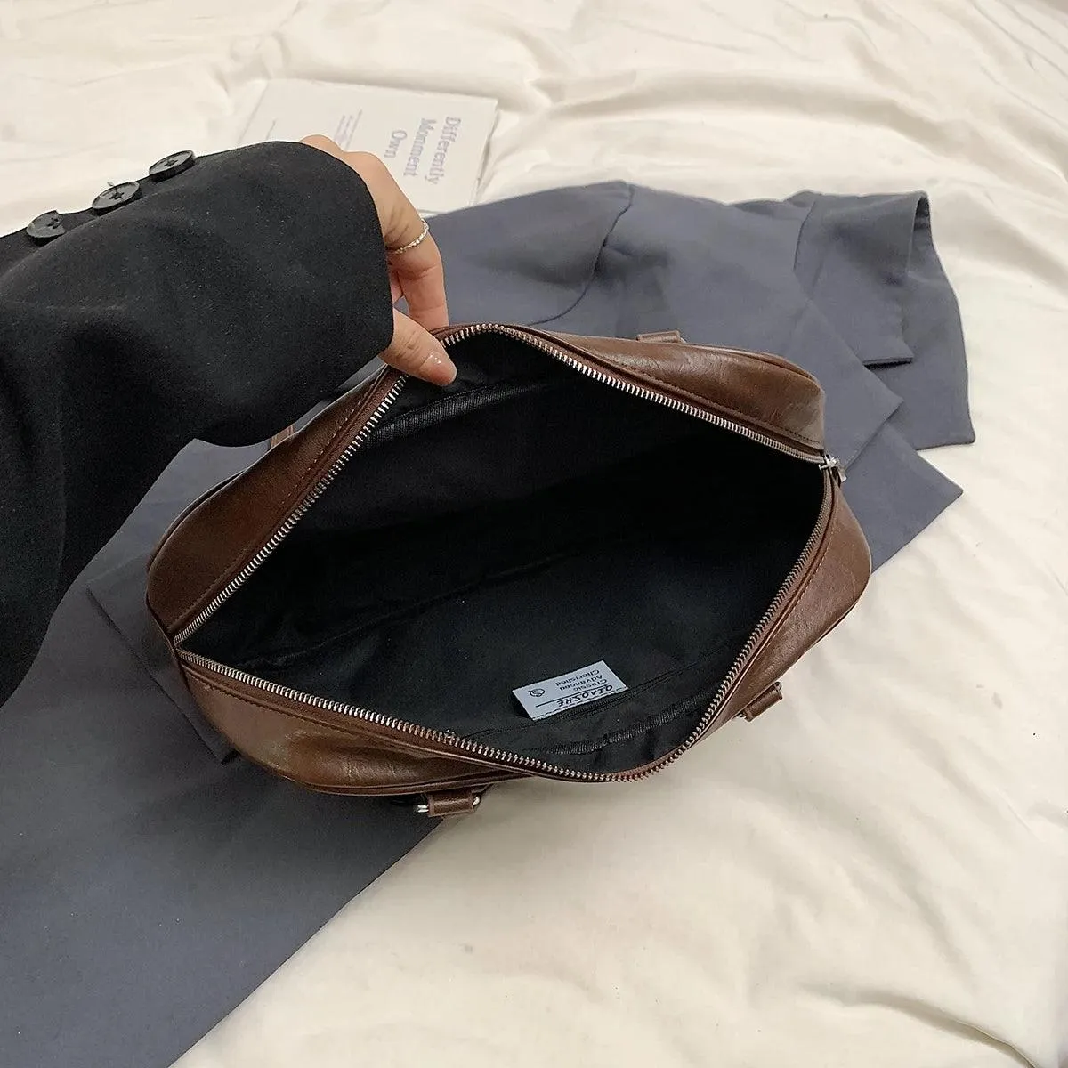 Large Shoulder Bags Zipper Women Leather Retro Flap Outer Pockets Soft Handbags