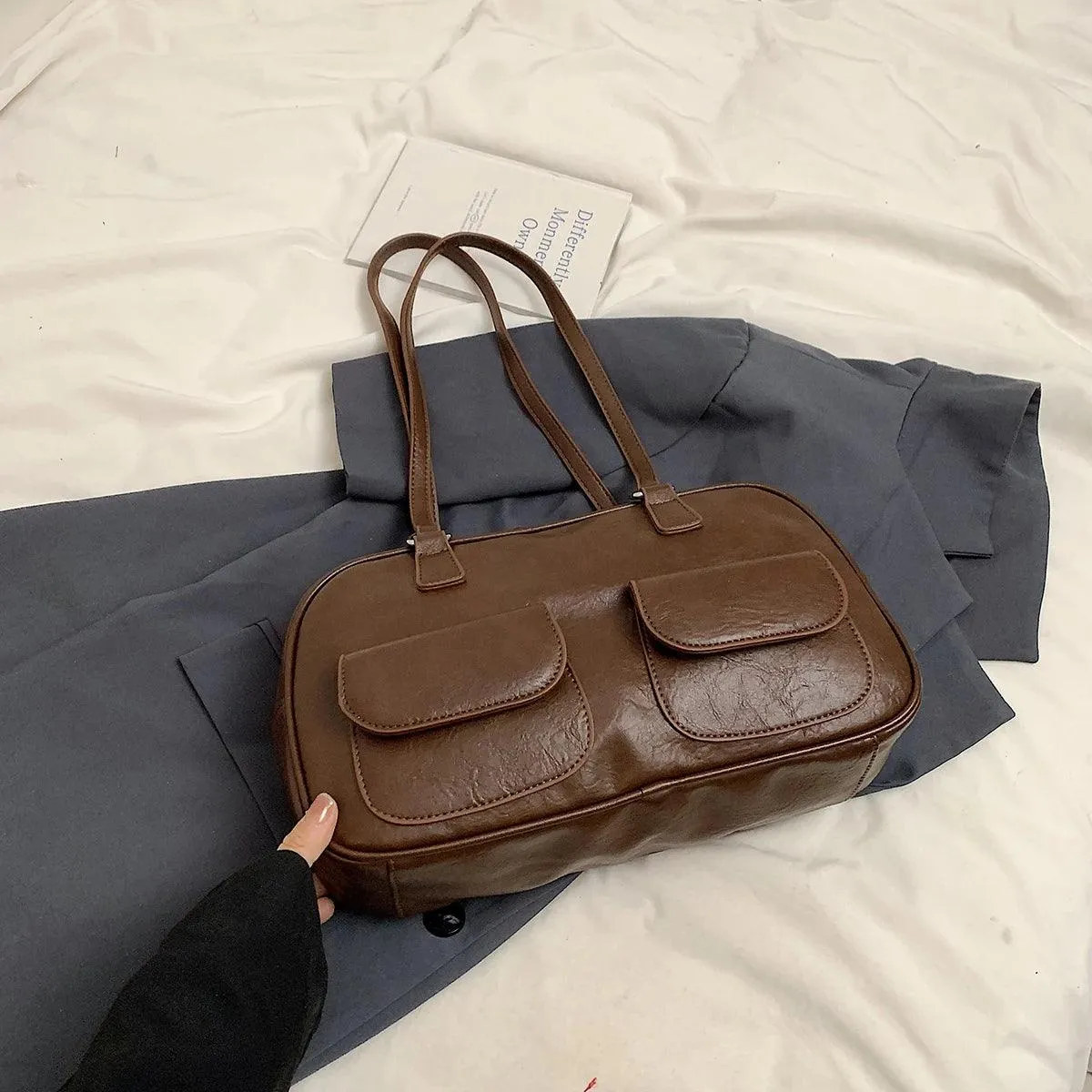 Large Shoulder Bags Zipper Women Leather Retro Flap Outer Pockets Soft Handbags