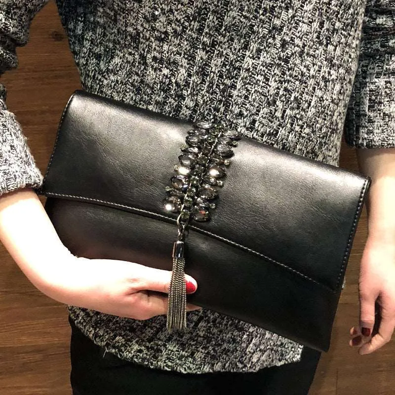 Versatile Envelope Clutch.