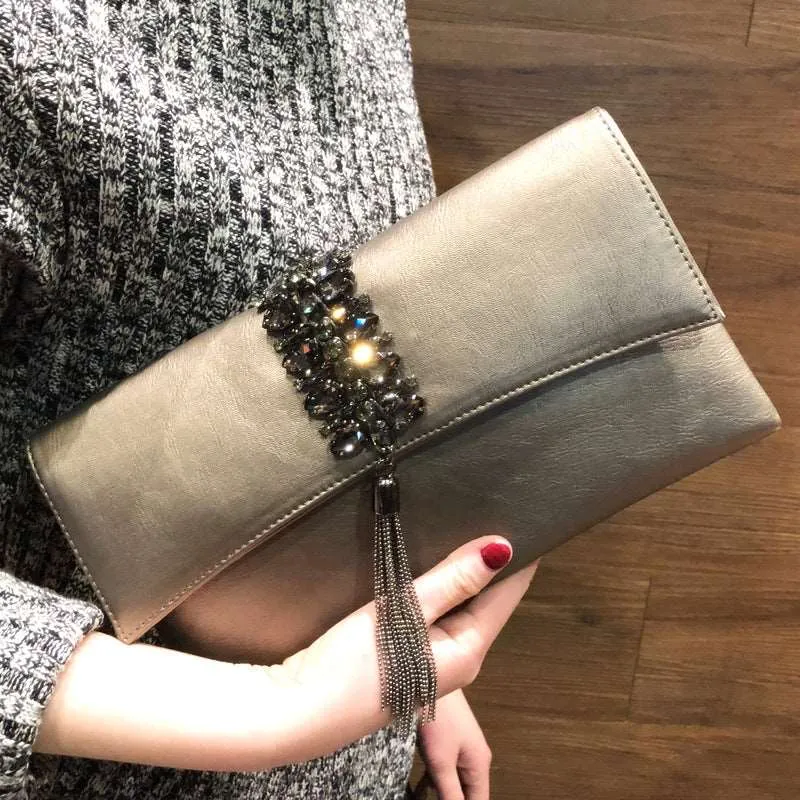 Versatile Envelope Clutch.