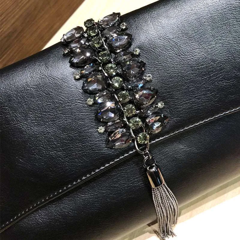 Versatile Envelope Clutch.
